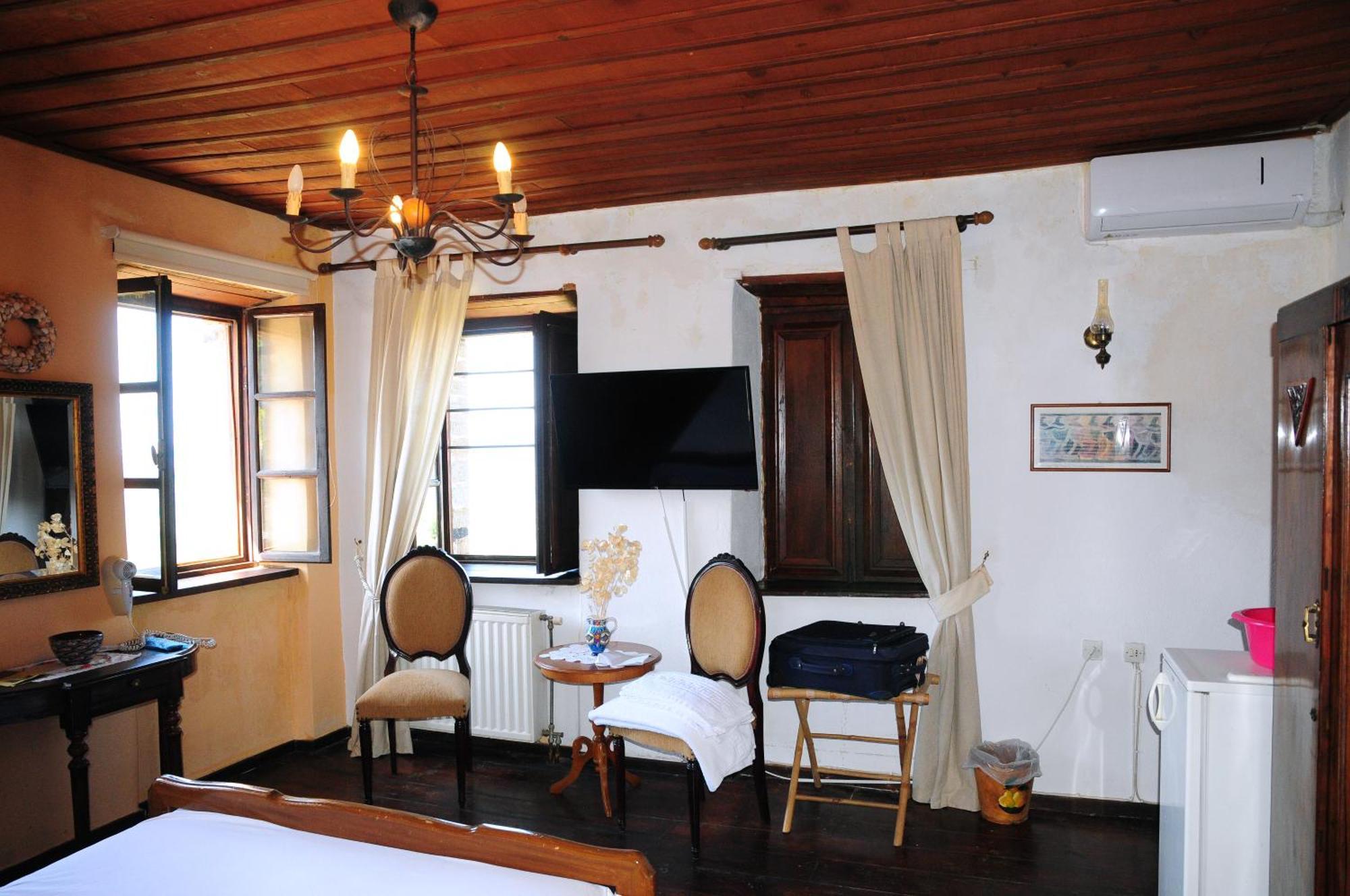 Hotel Archontiko Parisis Lavkos Exterior foto